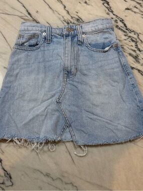 Madewell Light Wash Frayed‎ Denim Mini Skirt Size 24
